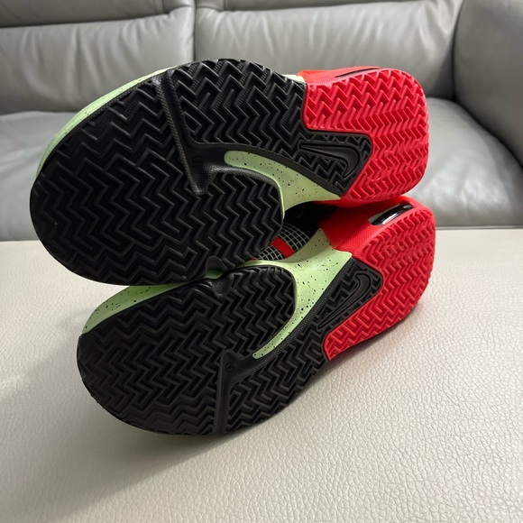 NWOB - Nike LeBron Witness 7 Low Top Basketball Shoes - US Size 8.5 - Picture 6 of 7